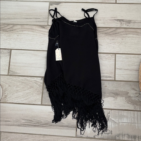 Black Fringe Tank Top with Sequin Heart - Picture 4 of 5